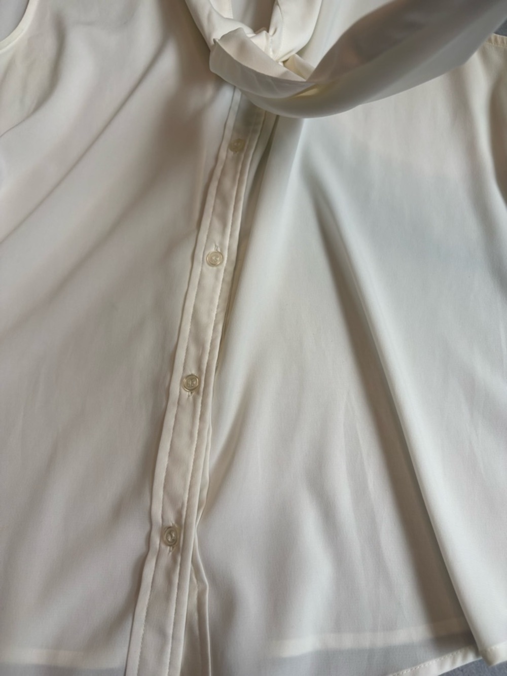 Calvin Klein Ivory Sleeveless Tie-Neck Blouse sz L - Picture 5 of 10